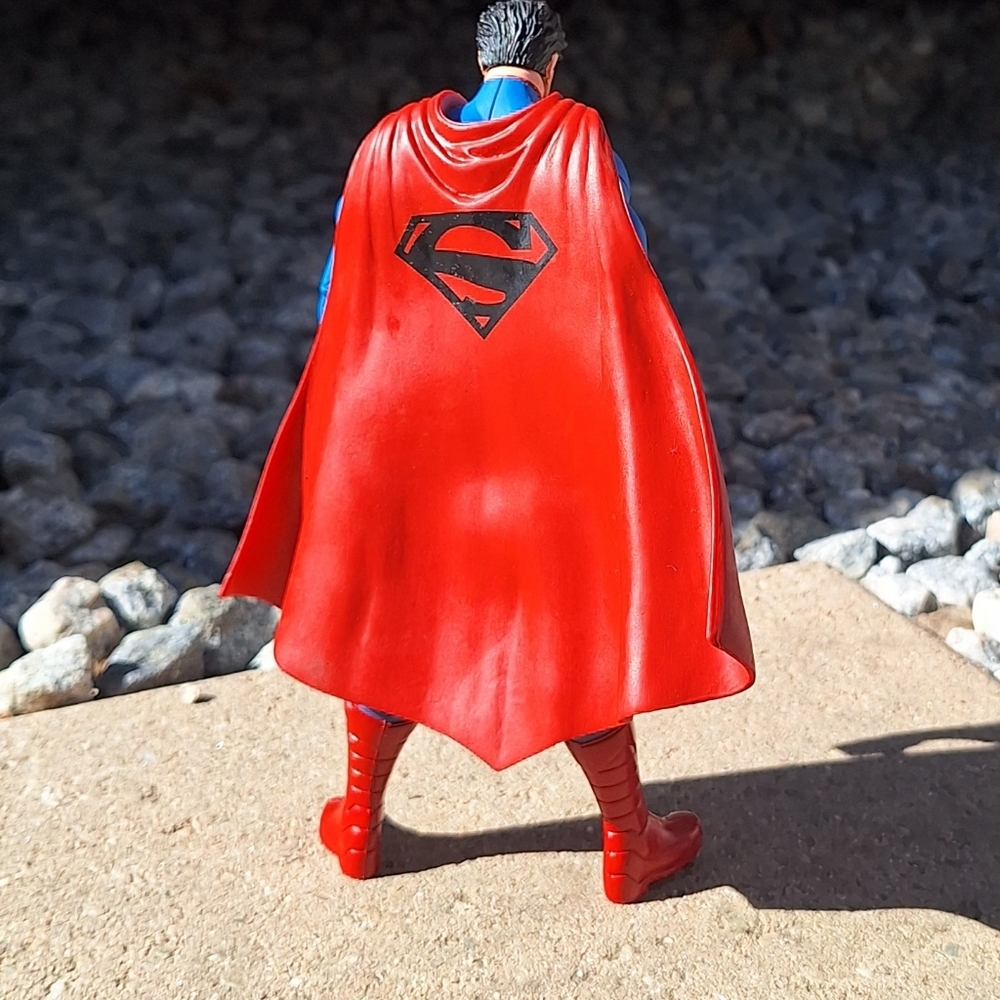DC Comics Superman Collectible Action Figure - Blue and Red - Picture 5 of 12
